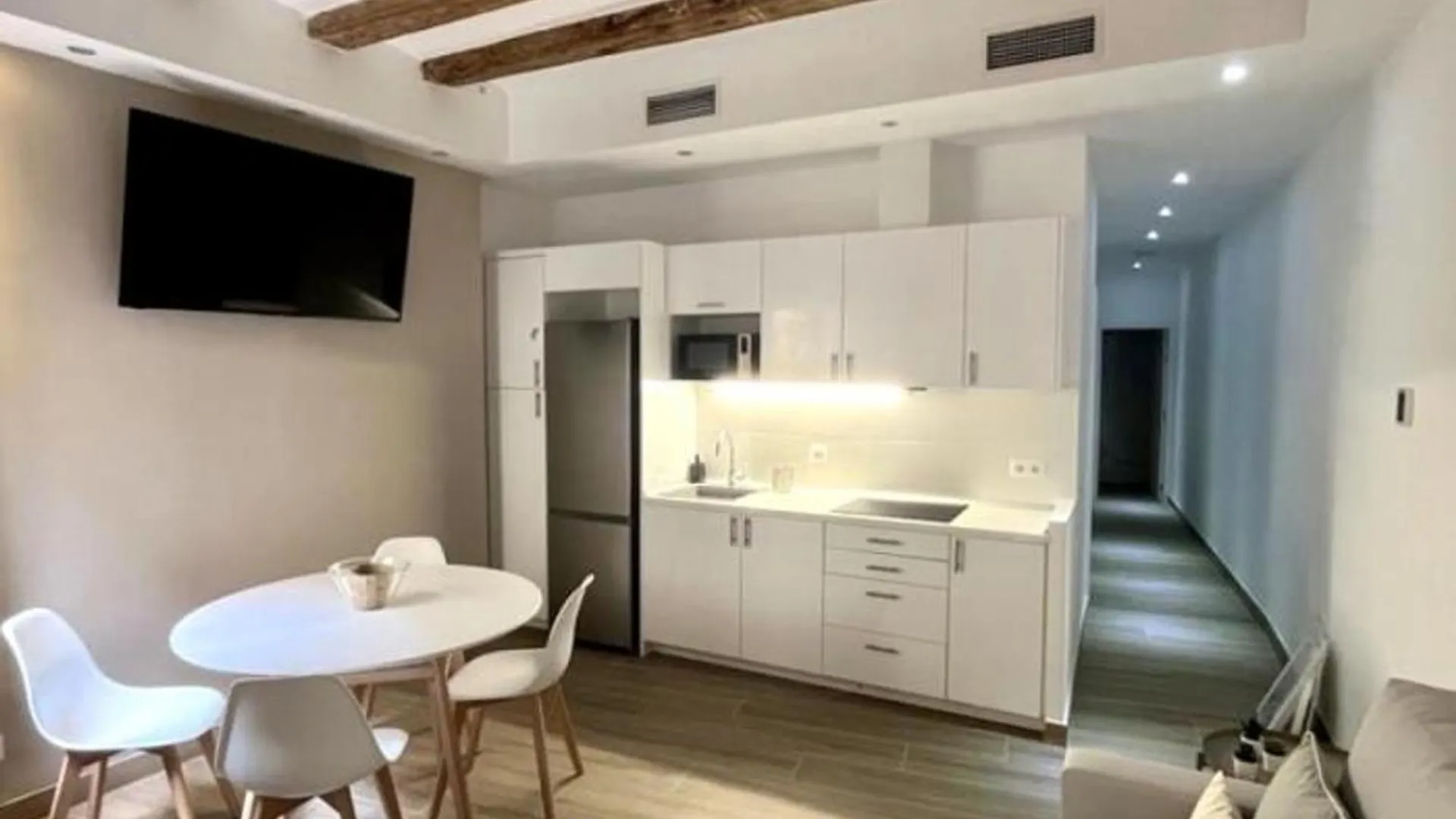 Apartamento Renovado Con 2 Habitaciones En El Corazon De Barcelona - Es-341-3 Spain